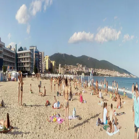 In Sunset Beach 2 * Sunny Beach